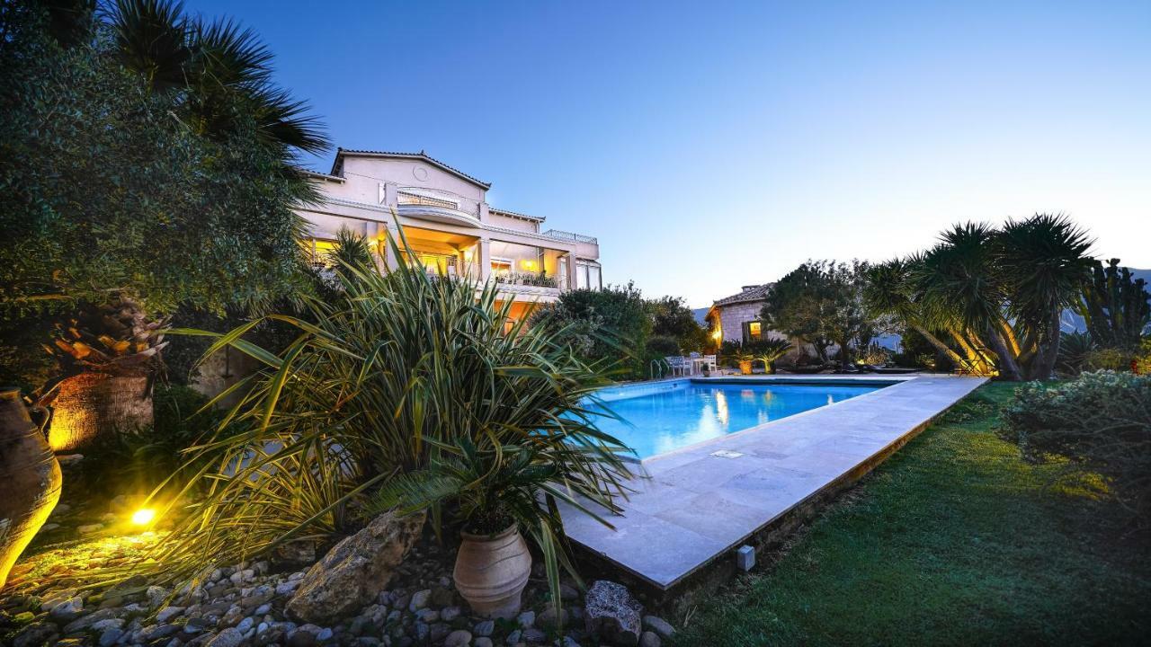Luxury Villa Allure Dhafnes Ngoại thất bức ảnh
