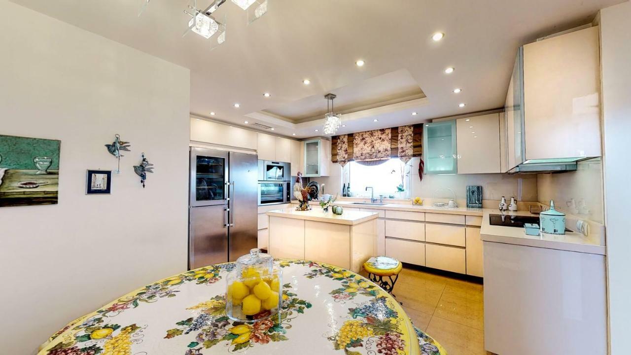 Luxury Villa Allure Dhafnes Ngoại thất bức ảnh